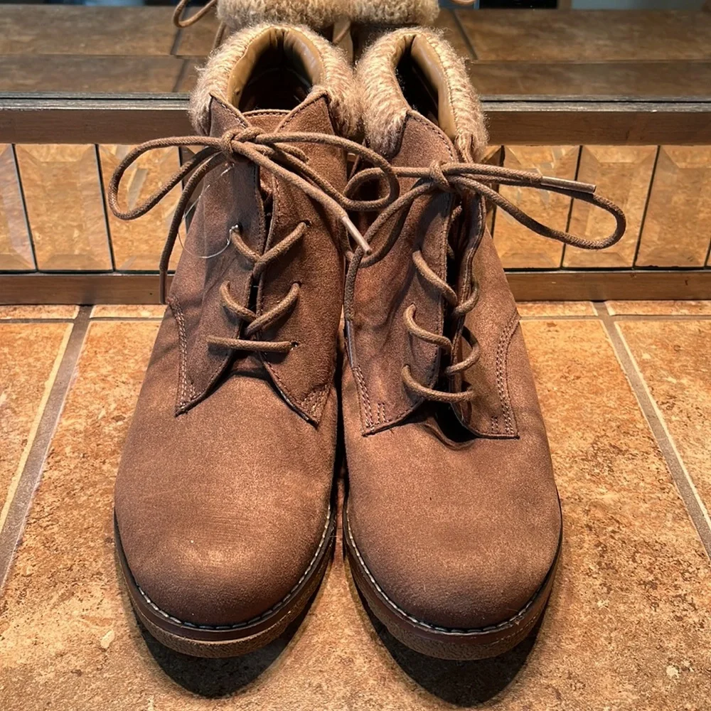 NWT Faux Suede Wedge Lace Up Booties - Picture 4 of 7